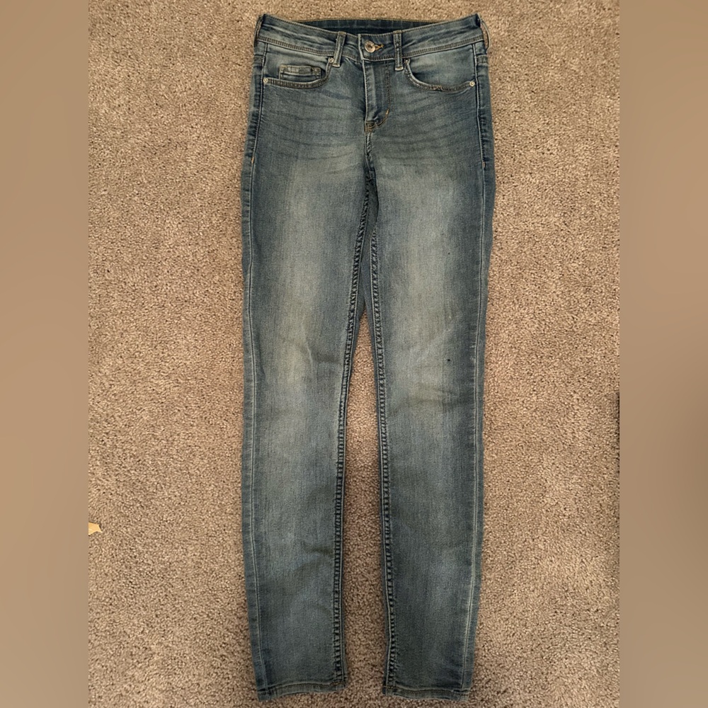 H&M Divided Skinny Jeans (US 2)
